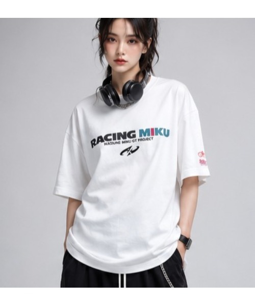 Sakka（サッカ）の「『初音ミク × UNDER GROUND』コラボレーションレーシングミクTEE（Tシャツ/カットソー・メンズ・ブラック/ホワイト・LARGE/MEDIUM）」の8枚目の写真