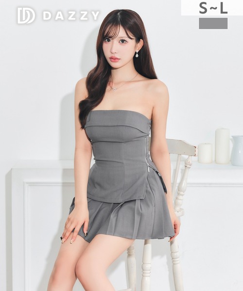 DAZZY(デイジー)の「Y2K風サイドジッププリーツセットアップAラインミニキャバドレス(ドレス・レディース・グレー系・M/S/L)」の4枚目の写真
