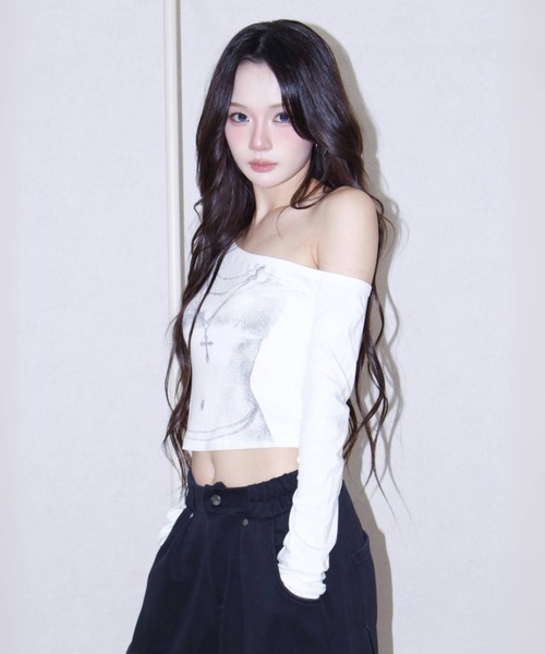 REINE NOIRE(レーヌノワール)の「lure fit tops. / ルアー フィット トップス(Tシャツ/カットソー・レディース・ホワイト・FREE)」の3枚目の写真