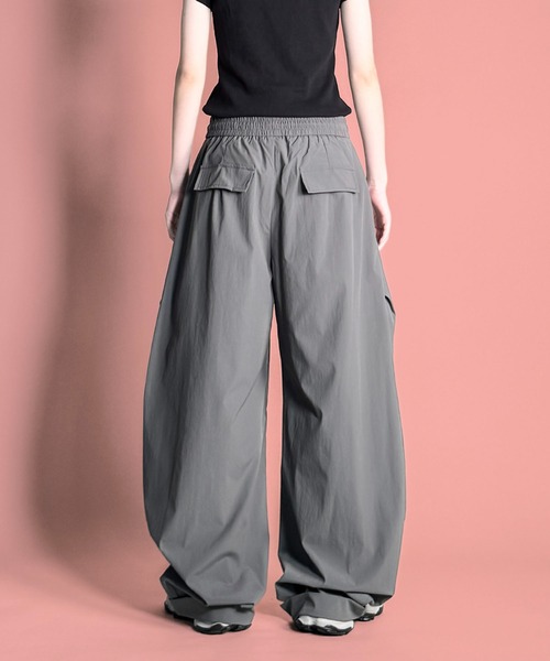 MAISON SELECT(メゾンセレクト)の「7E23 タックデザイン ワイドカーブパンツ(その他パンツ・レディース・グレー/ベージュ/チャコール・FREE)」の10枚目の写真