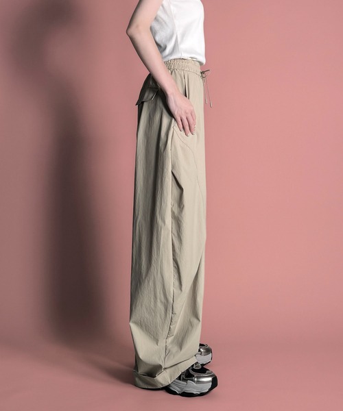 MAISON SELECT(メゾンセレクト)の「7E23 タックデザイン ワイドカーブパンツ(その他パンツ・レディース・グレー/ベージュ/チャコール・FREE)」の12枚目の写真