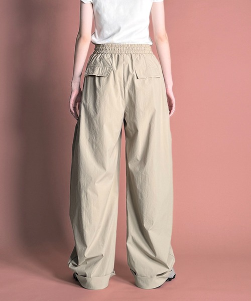 MAISON SELECT(メゾンセレクト)の「7E23 タックデザイン ワイドカーブパンツ(その他パンツ・レディース・グレー/ベージュ/チャコール・FREE)」の4枚目の写真