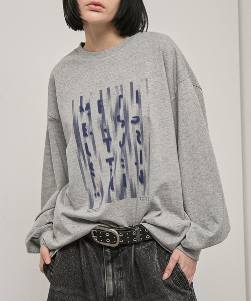 Alfred Alex(アルフレッドアレックス)の「【Alfred Alex】Vintage Typography L/S Tee / ヴィンテージライク ビッグシルエット ロゴグラフィックロンT(Tシャツ/カットソー・メンズ・ブラック系/杢グレー/オリーブ/ブラック/ダークブラウン・L/M)」の3枚目の写真