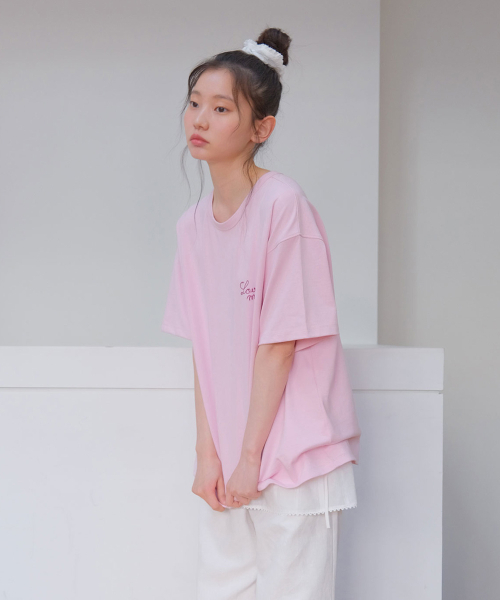 MOUI（モウイ）の「Lettering T shirt (PINK)（Tシャツ/カットソー・レディース・その他・FREE）」の4枚目の写真