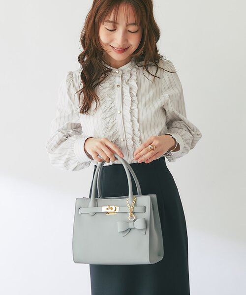 La boutique BonBon（ラブティックボンボン）の「【miki監修・最強デートBAG】レザーワイドトートバッグ（トートバッグ・レディース・ライトグレー/ブラック/グレー系その他・FREE）」の17枚目の写真