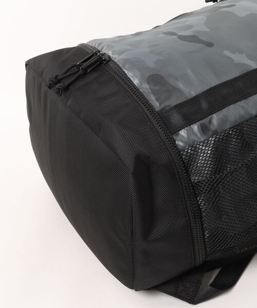 NEW ERA(ニューエラ)の「【NEW ERA/ニューエラ】ボックスパック 32L ジャカードカモ グレー(バックパック/リュック・メンズ・グレー・FREE)」の3枚目の写真