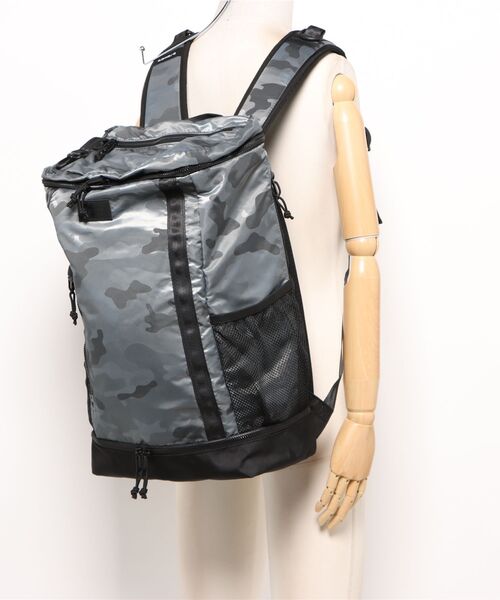 NEW ERA(ニューエラ)の「【NEW ERA/ニューエラ】ボックスパック 32L ジャカードカモ グレー(バックパック/リュック・メンズ・グレー・FREE)」の5枚目の写真