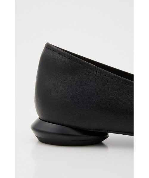 STACCATO(スタッカート)の「ミルーレフラットシューズ(パンプス・レディース・グレイッシュベージュ/ブラック・24.5cm/24cm/23.5cm/23cm/22.5cm)」の7枚目の写真