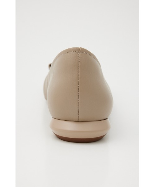 STACCATO(スタッカート)の「ミルーレフラットシューズ(パンプス・レディース・グレイッシュベージュ/ブラック・24.5cm/24cm/23.5cm/23cm/22.5cm)」の14枚目の写真