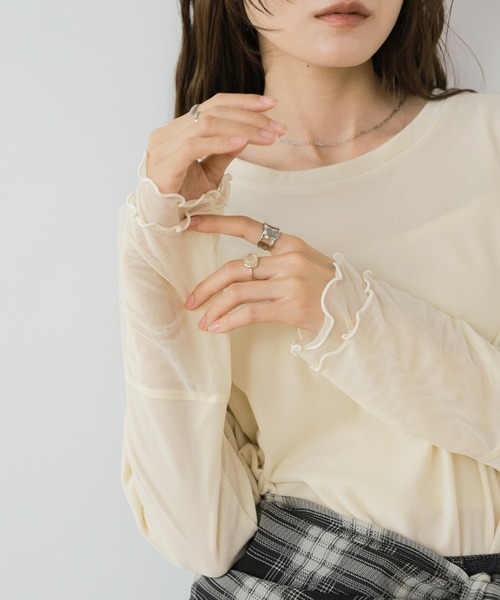 Bab(バブ)の「シアーベロアチュールカフストップス(Tシャツ/カットソー・レディース・アイボリー/チャコールグレー/ブラウン・FREE)」の2枚目の写真