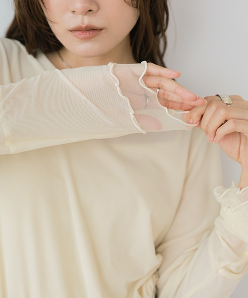 Bab(バブ)の「シアーベロアチュールカフストップス(Tシャツ/カットソー・レディース・アイボリー/チャコールグレー/ブラウン・FREE)」の6枚目の写真
