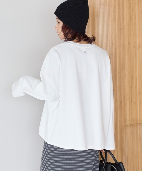 gossara(ゴサラ)の「【gossara 裾アレンジを楽しむ】ピグメント加工ドロストロンT(Tシャツ/カットソー・レディース・オフホワイト/チャコールグレー/ブラウン/グレイッシュベージュ・FREE)」の2枚目の写真