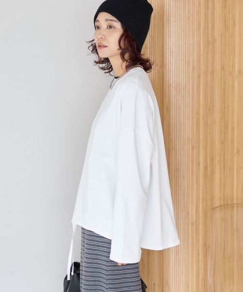 gossara(ゴサラ)の「【gossara 裾アレンジを楽しむ】ピグメント加工ドロストロンT(Tシャツ/カットソー・レディース・オフホワイト/チャコールグレー/ブラウン/グレイッシュベージュ・FREE)」の7枚目の写真