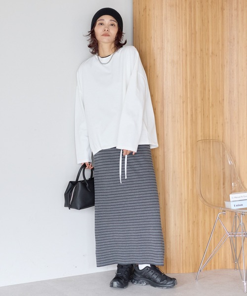 gossara(ゴサラ)の「【gossara 裾アレンジを楽しむ】ピグメント加工ドロストロンT(Tシャツ/カットソー・レディース・オフホワイト/チャコールグレー/ブラウン/グレイッシュベージュ・FREE)」の9枚目の写真