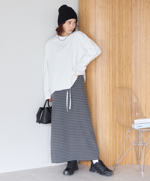gossara(ゴサラ)の「【gossara 裾アレンジを楽しむ】ピグメント加工ドロストロンT(Tシャツ/カットソー・レディース・オフホワイト/チャコールグレー/ブラウン/グレイッシュベージュ・FREE)」の10枚目の写真