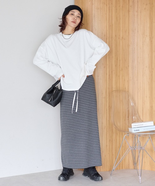 gossara(ゴサラ)の「【gossara 裾アレンジを楽しむ】ピグメント加工ドロストロンT(Tシャツ/カットソー・レディース・オフホワイト/チャコールグレー/ブラウン/グレイッシュベージュ・FREE)」の11枚目の写真