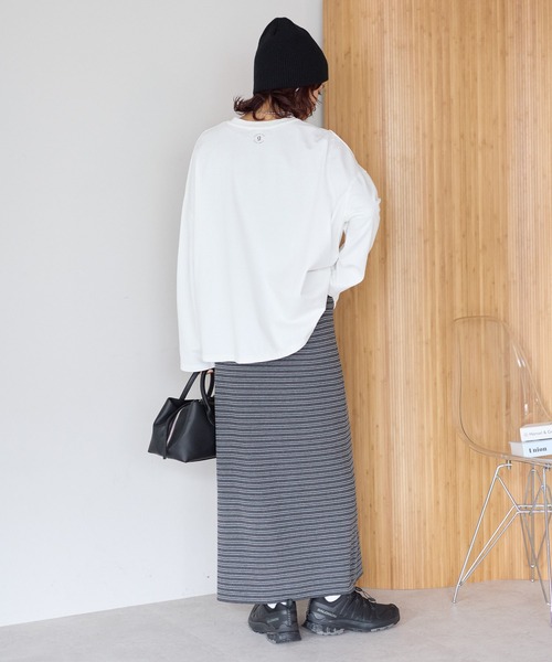 gossara(ゴサラ)の「【gossara 裾アレンジを楽しむ】ピグメント加工ドロストロンT(Tシャツ/カットソー・レディース・オフホワイト/チャコールグレー/ブラウン/グレイッシュベージュ・FREE)」の15枚目の写真
