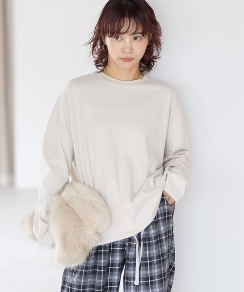 gossara(ゴサラ)の「【gossara 裾アレンジを楽しむ】ピグメント加工ドロストロンT(Tシャツ/カットソー・レディース・オフホワイト/チャコールグレー/ブラウン/グレイッシュベージュ・FREE)」の18枚目の写真