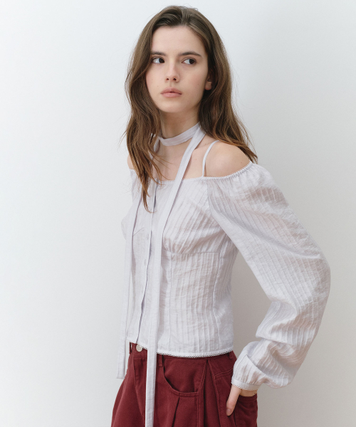 ROLAROLA（ロラロラ）の「シアーオフショルダータイブラウス ライトグレー（シャツ/ブラウス・レディース・ライトグレー・SMALL/MEDIUM）」の2枚目の写真