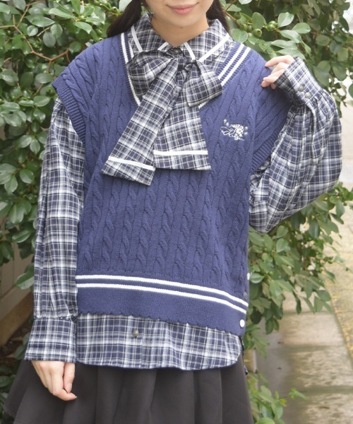 axes femme（アクシーズファム）の「刺繍入りチルデンニットベスト（ニット/セーター・レディース・ワイン/キナリ/ネイビー・FREE）」の9枚目の写真