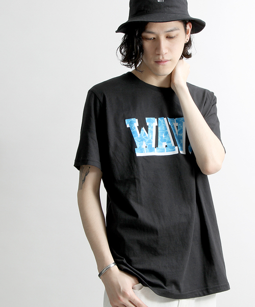 WEGO(ウィゴー)の「WEGO/ウォーターロゴTシャツ(Tシャツ/カットソー・メンズ・ブラック/ホワイト・LARGE/MEDIUM)」の1枚目の写真