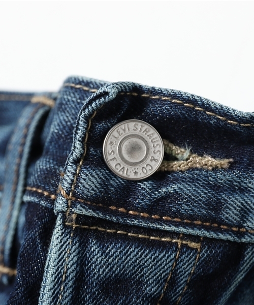 Levi's(リーバイス)の「【LEVI'S】501(R) アンティークウォッシュ(デニムパンツ・メンズ・インディゴブルー・28inch/33inch/31inch/34inch/32inch/29inch/36inch/30inch)」の3枚目の写真