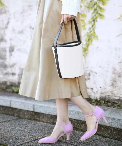 A part by（アパートバイ）の「【雑誌掲載多数】2WAYバケットBAG 746518 （ショルダーバッグ・レディース・ブラック/ブラック系その他/ホワイト系その他・FREE）」の3枚目の写真