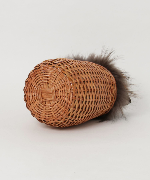 STUDIOUS（ステュディオス）の「【VIOLA’dORO】 ファー付きバケツ型ミニかご　MIRO V-8145（かごバッグ・レディース・ナチュラル/モカ/マルチ・FREE）」の10枚目の写真