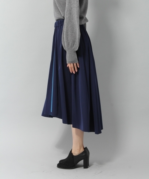 Andemiu（アンデミュウ）の「アシメリバースカート772558（スカート・レディース・レッド/ブルー/モカ・FREE）」の6枚目の写真