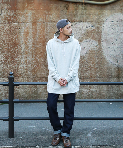 Rocky Monroe(ロッキーモンロー)の「ドロップショルダーミニ裏毛プルオーバーパーカー(パーカー・メンズ・チャコール/杢グレー/ベージュ/ブラック/ブルー/ネイビー/オートミール/ワイン/ピンク/ホワイト・FREE)」の17枚目の写真