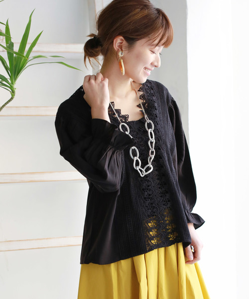 REAL CUBE（リアルキューブ）の「huitieme nid フロントレースブラウス（シャツ/ブラウス・レディース・ライトグレー/ブラック/オフホワイト/ピンク・FREE）」の2枚目の写真