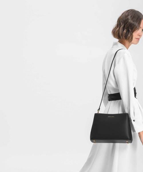 CHARLES & KEITH（チャールズ & キース）の「スカーフラップハンドルハンドバッグ / SCARF WRAPPED HANDLE HANDBAG（ハンドバッグ・レディース・ブラック/ベージュ/オレンジ・M）」の8枚目の写真