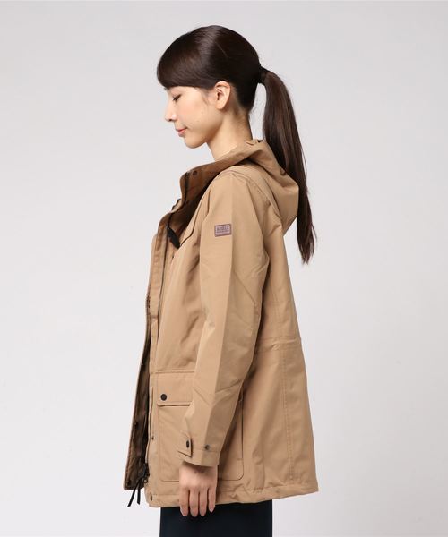 AIGLE(エーグル)の「GORE-TEX ダスタネット ジャケット(マウンテンパーカー・レディース・ベージュ/ブルー・40/38/36)」の3枚目の写真