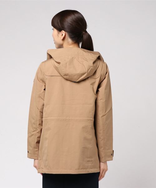 AIGLE(エーグル)の「GORE-TEX ダスタネット ジャケット(マウンテンパーカー・レディース・ベージュ/ブルー・40/38/36)」の4枚目の写真