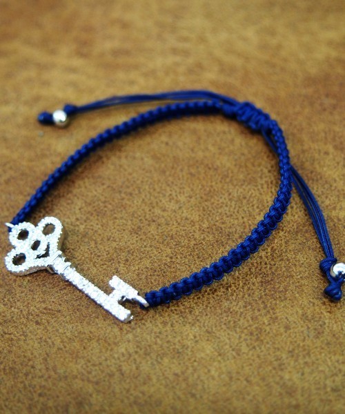 RANDOM（ランダム）の「【 RANDOM / ランダム 】 KEY CUBIC ZIRCONIA CORD BRACELET / キュービック ジルコニア ブレスレット（ブレスレット・メンズ・ゴールド/ブラック/グレー/レッド/ネイビー・FREE）」の3枚目の写真