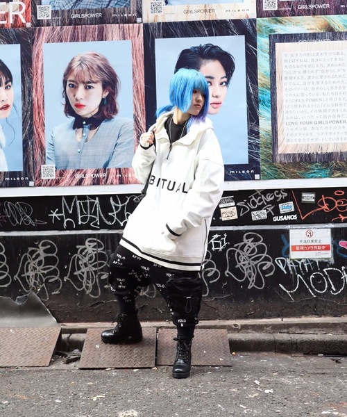 rovtski(ロフトスキー)の「rovtski 【ビッグシルエット】フェイクスウェードバックプリントハーフZIPパーカー(パーカー・レディース・ホワイト/ブラック/レッド/グリーン/ホワイト系その他/ベージュ/レッド系その他/ブラック系その他・FREE)」の17枚目の写真