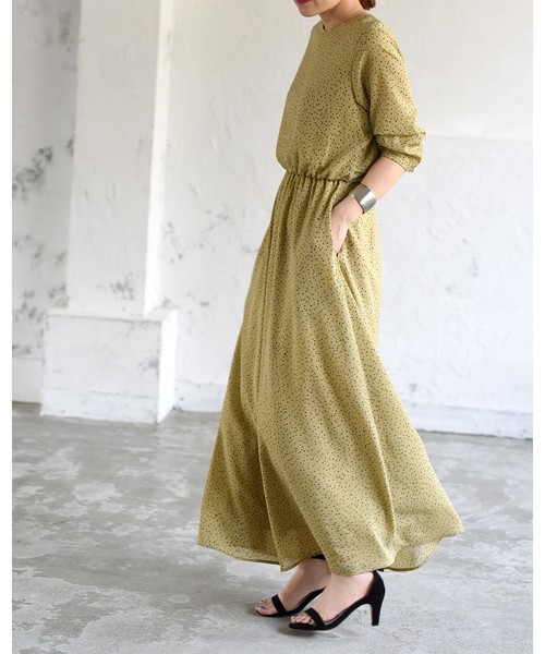 LHELBIE(レルビエ)の「ランダムドットバックねじれフレアロングワンピース(ワンピース・レディース・ブラック/ベージュ/アイボリー・M)」の9枚目の写真