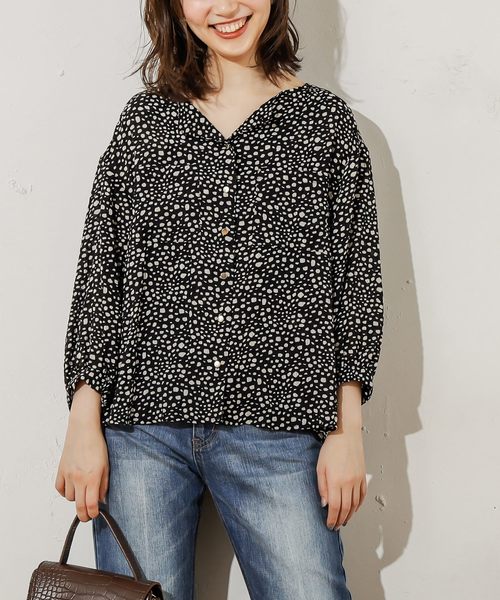 natural couture（ナチュラルクチュール）の「お上品ちょい開襟ブラウス（シャツ/ブラウス・レディース・アイボリー/ホワイト系その他/ブラック系その他/ブラウン/グレイッシュベージュ/ピンク・FREE）」の4枚目の写真