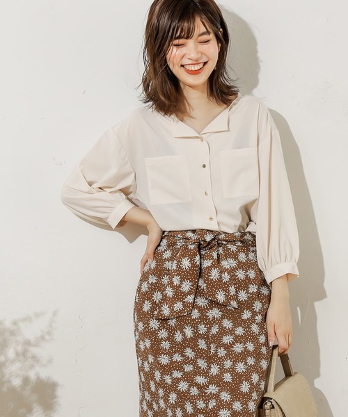 natural couture（ナチュラルクチュール）の「お上品ちょい開襟ブラウス（シャツ/ブラウス・レディース・アイボリー/ホワイト系その他/ブラック系その他/ブラウン/グレイッシュベージュ/ピンク・FREE）」の2枚目の写真