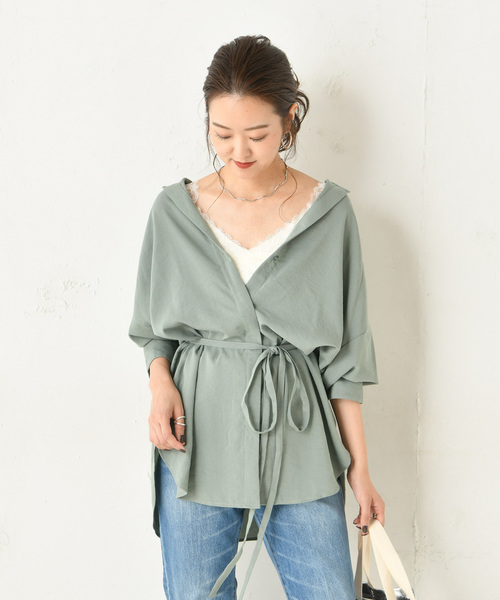 DouDou（ドゥドゥ）の「ベルト付き前開きシャツ（シャツ/ブラウス・レディース・ベージュ/ブラウン/グリーン・FREE）」の3枚目の写真