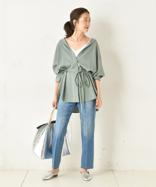 DouDou（ドゥドゥ）の「ベルト付き前開きシャツ（シャツ/ブラウス・レディース・ベージュ/ブラウン/グリーン・FREE）」の6枚目の写真