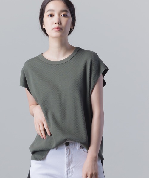OMNES(オムネス)の「ハニカムストレッチノースリーブプルオーバー(Tシャツ/カットソー・レディース・ホワイト/ブラック/ベージュ/カーキ/ラベンダー・FREE)」の5枚目の写真