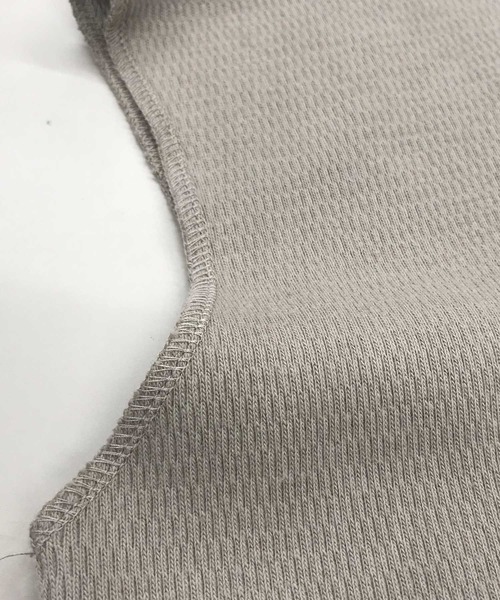 OMNES(オムネス)の「ハニカムストレッチノースリーブプルオーバー(Tシャツ/カットソー・レディース・ホワイト/ブラック/ベージュ/カーキ/ラベンダー・FREE)」の7枚目の写真