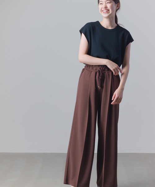 OMNES(オムネス)の「ハニカムストレッチノースリーブプルオーバー(Tシャツ/カットソー・レディース・ホワイト/ブラック/ベージュ/カーキ/ラベンダー・FREE)」の18枚目の写真