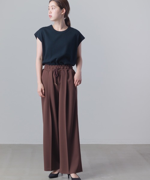 OMNES(オムネス)の「ハニカムストレッチノースリーブプルオーバー(Tシャツ/カットソー・レディース・ホワイト/ブラック/ベージュ/カーキ/ラベンダー・FREE)」の22枚目の写真