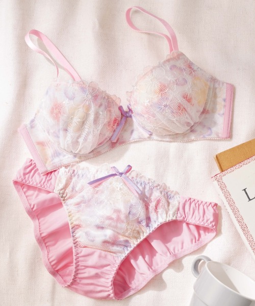 YU'NOW（ユナウ）の「【選べるデザイン！ノンワイヤーでラクちん谷間メイク】ぷるるん谷間のノンワイヤーブラ＆ショーツセット（ブラ&ショーツ・レディース・ライトブルー/サックスブルー/ブルー/ホワイト×レッド/ブラック系その他/ライトピンク/サーモンピンク/ホワイト×パープル/ホワイト系その他/モスグリーン/アイボリー/ブラック系その他2/グレイッシュブルー/ラベンダー/オフホワイト/ピンク・A65M/A70M/A75M/B65M/B70M/B75M/B75L/C65M/C70M/C75M/C75L/C80L/D70M/D75L/D80L/E70M/E75L/E80L/F70M/F75L/F80L/AA65M/AA70M/G70M/G75L/G80L）」の15枚目の写真