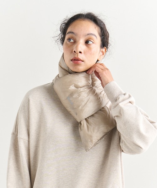 NANGA（ナンガ）の「PORTABLE LIGHT DOWN MUFFLER / ポータブルライトダウンマフラー（ユニセックス）（マフラー・メンズ・ブラック/モカ/カーキ/ネイビー/ベージュ・ONESIZE）」の12枚目の写真