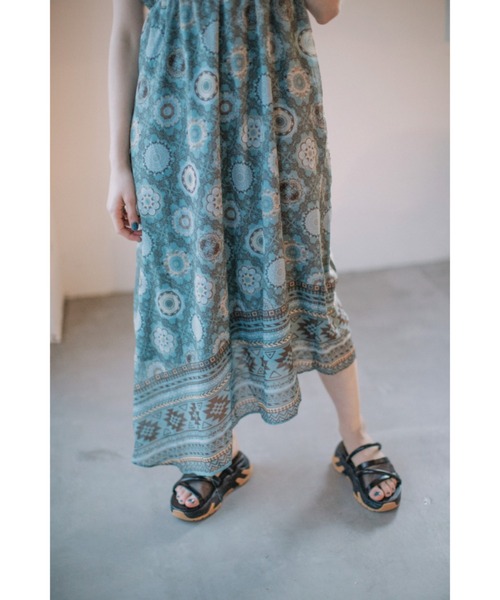 AULA AILA（アウラアイラ）の「ビブラムソールサンダル