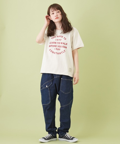 CUBE SUGAR(キューブシュガー)の「スラブ天竺 ピグメント染 クルーネック Tシャツ(Tシャツ/カットソー・レディース・ナチュラル/チャコールグレー/ピンク・M)」の4枚目の写真