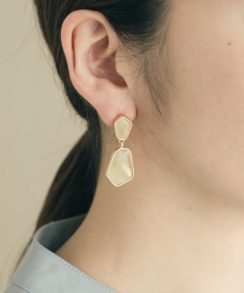 SMELLY（スメリー）の「カラーカタチサガリピアス（ピアス（両耳用）・レディース・イエロー/ミント・-）」の3枚目の写真